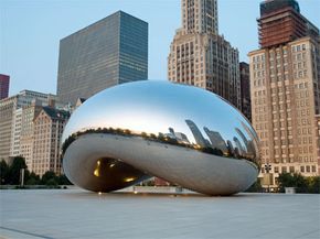 You can see why Chicagoans affectionately call this metallic masterpiece of welding the bean.