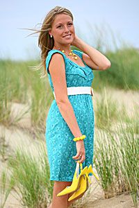 在阳光明媚的夏天举办婚礼，无论地点在哪里，都不会出错。＂width=