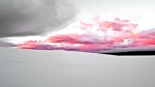 白沙国家纪念碑的雪沙丘见证了原子的历史＂border=