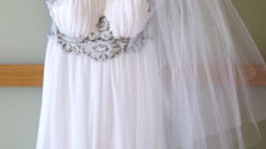 18新利最新登入如何以及为什么选择接收衣服吗”width=