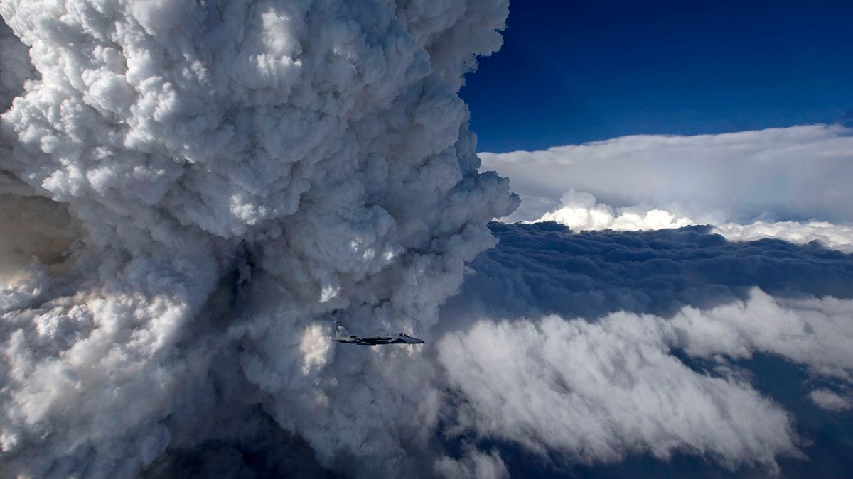 California fires: What happens when fire clouds form above wildfires?