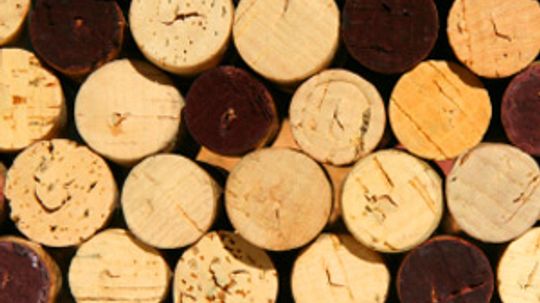 How to Make a Wine Cork Corkboard
