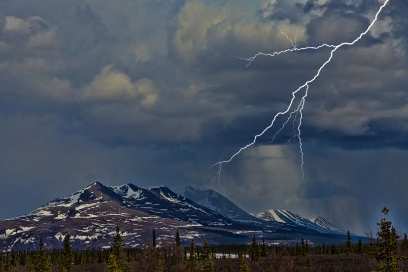 Does Thunder in the Winter Mean Thunder Snow is Coming?