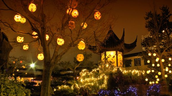 Chinese garden, lanterns