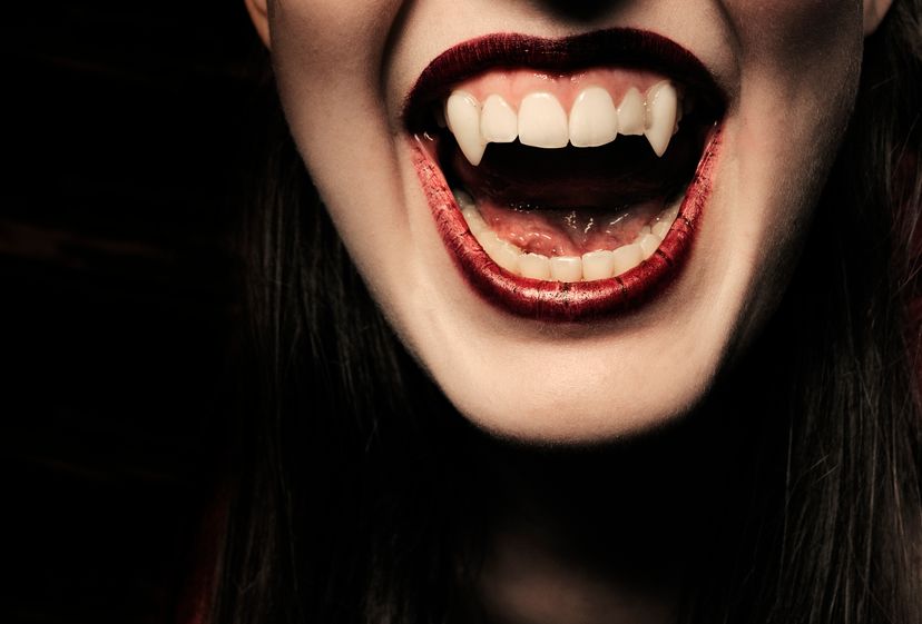 Sexy female vampire ready to bite.