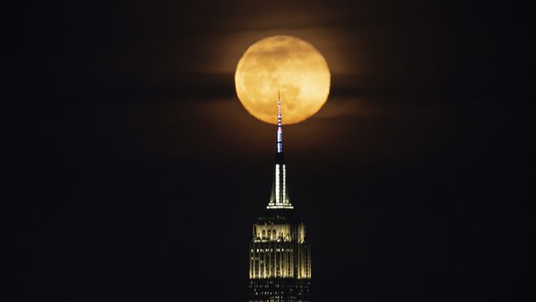 full worm moon, Empire State Building