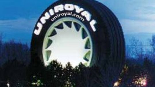 10 of the World's Biggest Roadside Attractions