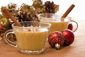 最糟糕的罪魁祸首不是食物，而是一个由来已久的节日传统，可能很难拒绝。查看更多假日小吃图片。＂width=