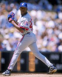 Delino DeShields of the Montreal Expos throws the ball to make a play  News Photo - Getty Images