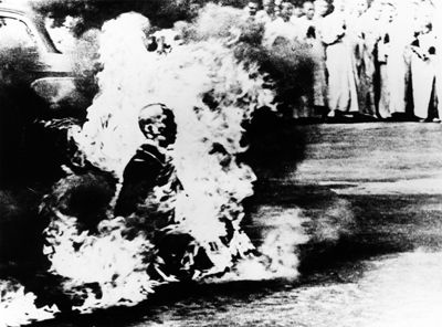 Buddhist monk burning alive