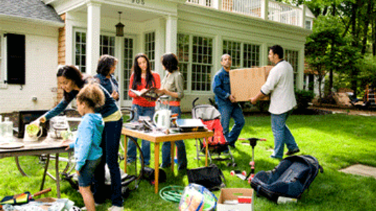 How to Organize a Yard Sale