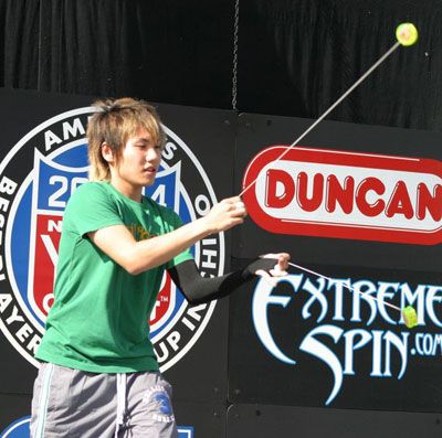 A competitor in the 2004 US National Yo-Yo Competition in Chico, Calif.