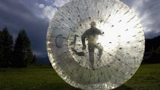 什么是zorbing？“border=