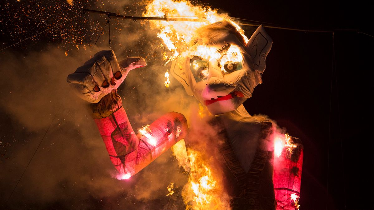 Zozobra: Santa Fe's Yearly Incineration of Sorrows | HowStuffWorks