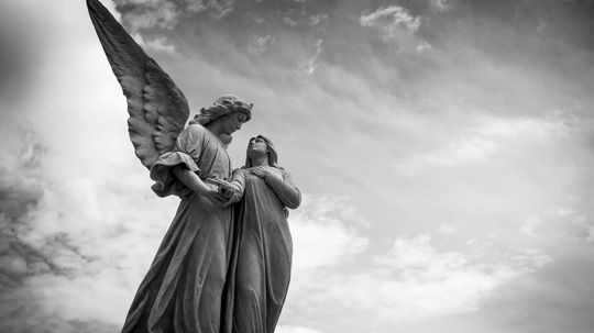 000 Angel Number Meaning: Infinite Possibilities, Love, and Spiritual Awakening