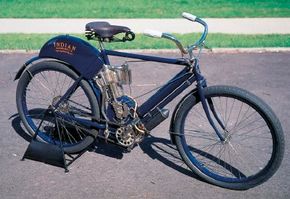 The 1904 Indian motorcycle used a reliable direct-drivechain as opposed to the more common leather belt.