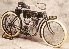 1905年的Harley-Davidson车型中只有16个建造了。“border=