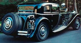 站仅59英寸高,1933 Delage d8敞篷跑车漂亮的补充了130英寸的轴距。”border=