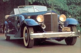A front view of the 1933 Packard Twelve Sport Phaeton shows off the dual windshield.