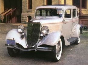 1934 Ford Deluxe Fordor