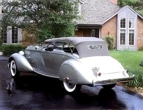 The long hood and body, low roof, and streamlined fenders and rear deck of the 1934 Packard Twelve LeBaron Sport Phaeton gave the car a sporty look.