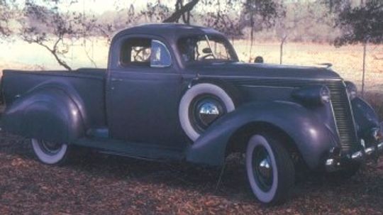 1937 - 1938年Studebaker Coupe-Express”border=
