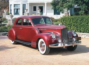 The 1941 Packard One Eighty was available throughspecialpictures of classic cars.