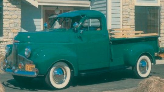 1947年Studebaker M-5双门跑车表达”border=