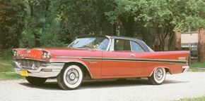 The 1957-1959 Chrysler New Yorker received a large 392 hemi engine packing 325 bhp.