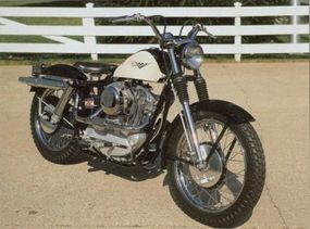 The 1959 Harley-Davidson XLCH Sportsteroffered a high-mounted exhaust pipe.