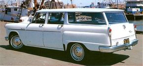 1960-1969 Checker station-wagon full view.