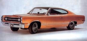 The 1967 Marlin rode the Ambassador\'s 118-inch wheelbase, with the extra four inches going ahead of the cowl.