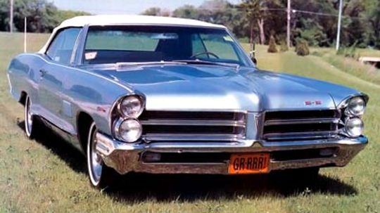 1965 Pontiac Catalina 2+2可转换“border=