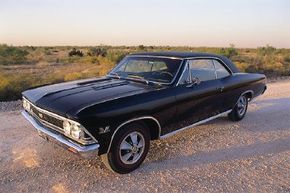 雪佛兰（Chevy）在1966年售出了72,000多名Chevelle SS 396。“width=