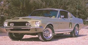 1968年，谢尔比的造型焕然一新。GT-350现在携带302 V-8额定250马力。＂border=