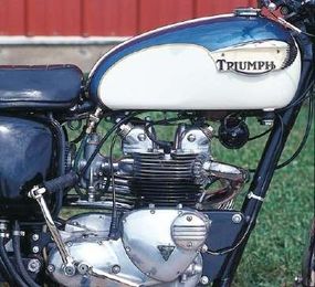 Tiger's 500-cc twin looked similar to Triumph's 650-cc engine, though the latter had larger cooling fins on the head and added fins on the rocker covers.