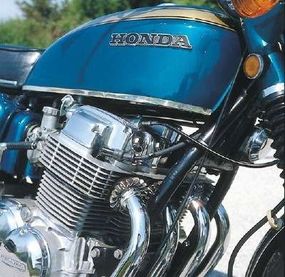 This CB 750 has an early engine, asidentified by its sand-cast block casing.Collectors place a high value on these early models