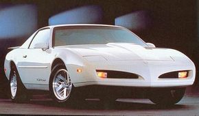 The 1982-1992 Pontiac Firebird | HowStuffWorks