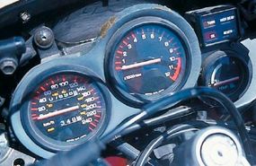 The Yamaha RZ 500 loved to rev, as the 10,000-rpmredline attests. The speedometer is in kilometers perhour; the RZ 500 was never officially sold in the U.S.