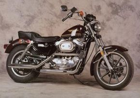 The 1986 Harley-Davidson XLH 1100 introducedthe first changes to the Sportster engine innearly thirty years. See more motorcycle pictures.
