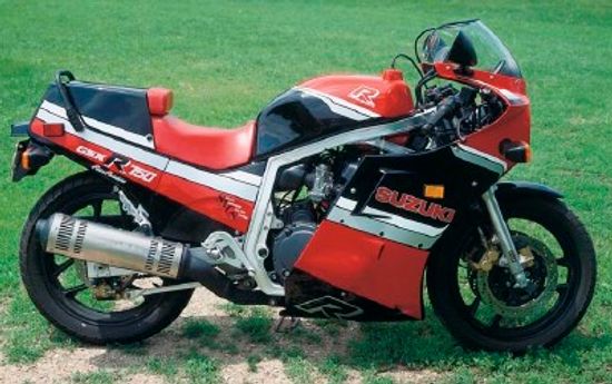 1986年铃木GSXR750”class=