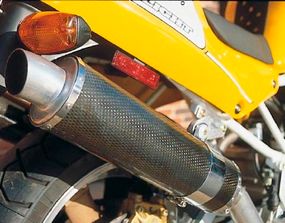 The carbon-filter muffler reduces the weight of the Superlight.