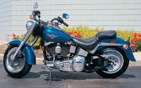 The 16-inch solid wheels front and rear helped setthe Fat Boy apart from other Harley models.