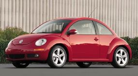 With emissions regulations sidelining the diesel engine after 2006, all 2007 and 2008 Volkswagen New Beetle models used a 2.5-liter gas 5-cylinder.