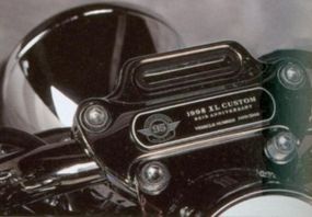 Only 3,000 XL Customs sport this engraved plaque. This one identifies this bike as No. 1,409 of the 3,000.