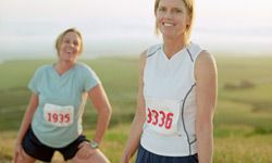 合适的拉伸运动可以减少受伤的风险。”width=