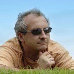 应该是红色的吗?过于陈词滥调。我要用黄色!＂width=