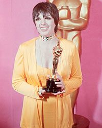 Liza Minnelli hand-picks Halston for the 1972 Oscars.