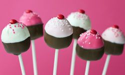 Cupcake pops might just be the cutest dessert ever invented.