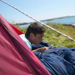 智能手机现在是一种生存工具。＂width=